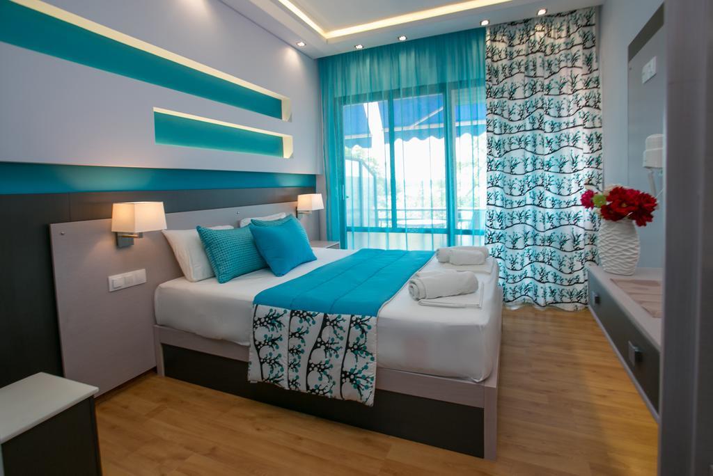 Astris Beach Room photo